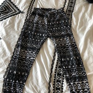 Black and white girls legging size 10/12 like new
